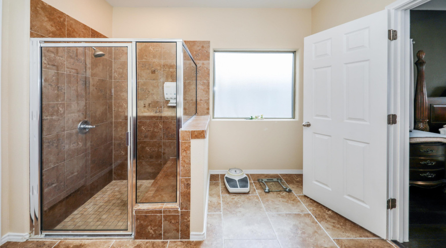 217 Washingtonia Dr, Laredo, Texas 78045, 4 Bedrooms Bedrooms, 9 Rooms Rooms,2 BathroomsBathrooms,Residential,For Sale,217 Washingtonia Dr,20261740