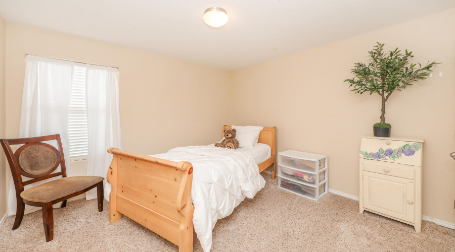 217 Washingtonia Dr, Laredo, Texas 78045, 4 Bedrooms Bedrooms, 9 Rooms Rooms,2 BathroomsBathrooms,Residential,For Sale,217 Washingtonia Dr,20261740