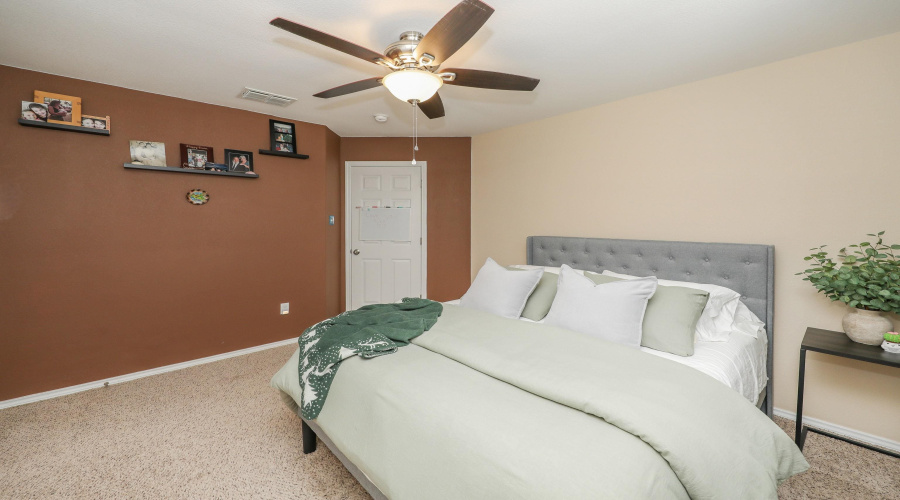 217 Washingtonia Dr, Laredo, Texas 78045, 4 Bedrooms Bedrooms, 9 Rooms Rooms,2 BathroomsBathrooms,Residential,For Sale,217 Washingtonia Dr,20261740