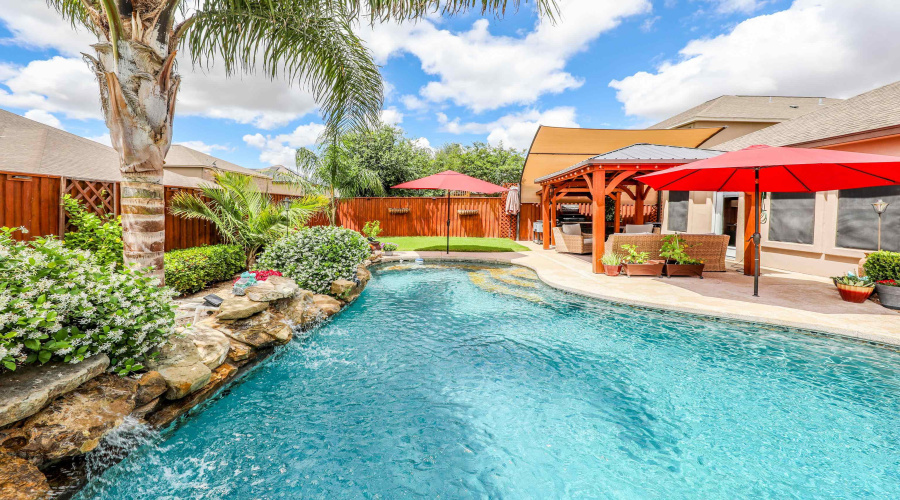 217 Washingtonia Dr, Laredo, Texas 78045, 4 Bedrooms Bedrooms, 9 Rooms Rooms,2 BathroomsBathrooms,Residential,For Sale,217 Washingtonia Dr,20261740