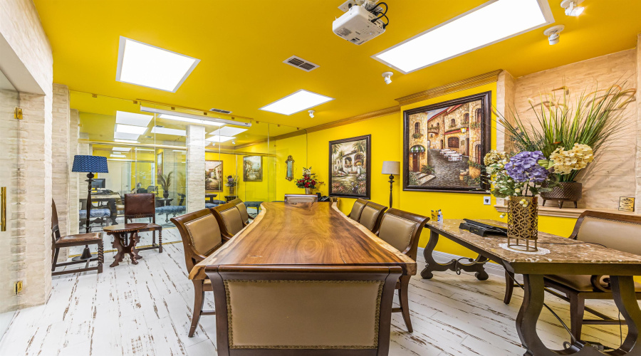 6502 N Bartlett Ave, Laredo, Texas 78041, 1 Room Rooms,2 BathroomsBathrooms,Commercial retail/office,For Rent,6502 N Bartlett Ave,20261746