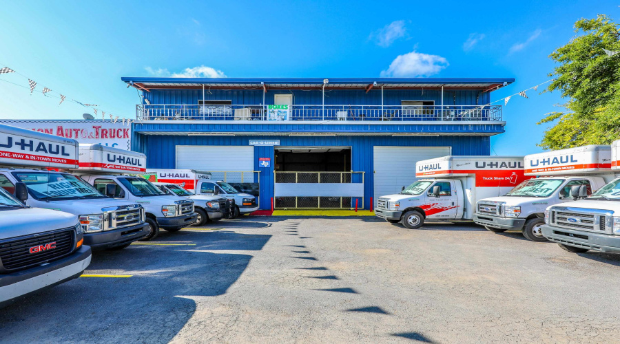 1613 Calle Del Norte, Laredo, Texas 78041-5933, 1 Room Rooms,4 BathroomsBathrooms,Commercial retail/office,For Sale,1613 Calle Del Norte,20261748