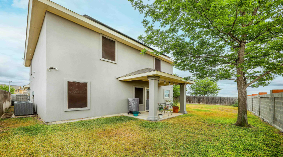 421 Windmill Palm, Laredo, Texas 78045, 5 Bedrooms Bedrooms, 9 Rooms Rooms,3 BathroomsBathrooms,Residential,For Sale,421 Windmill Palm,20261743