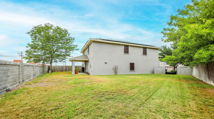 421 Windmill Palm, Laredo, Texas 78045, 5 Bedrooms Bedrooms, 9 Rooms Rooms,3 BathroomsBathrooms,Residential,For Sale,421 Windmill Palm,20261743