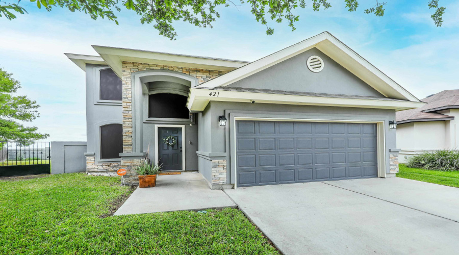 421 Windmill Palm, Laredo, Texas 78045, 5 Bedrooms Bedrooms, 9 Rooms Rooms,3 BathroomsBathrooms,Residential,For Sale,421 Windmill Palm,20261743