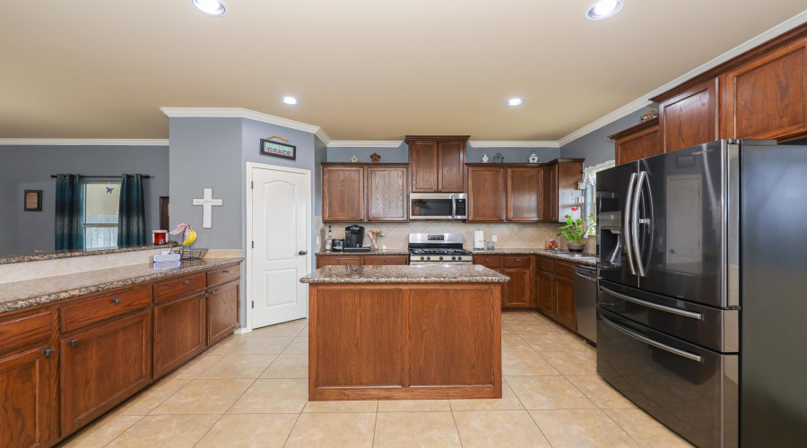 421 Windmill Palm, Laredo, Texas 78045, 5 Bedrooms Bedrooms, 9 Rooms Rooms,3 BathroomsBathrooms,Residential,For Sale,421 Windmill Palm,20261743