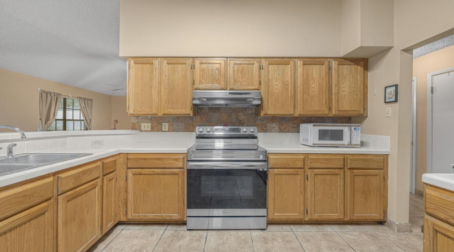 1425 Longhorn Dr, Laredo, Texas 78045, 3 Bedrooms Bedrooms, 5 Rooms Rooms,2 BathroomsBathrooms,Residential,For Sale,1425 Longhorn Dr,20261749