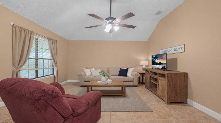 1425 Longhorn Dr, Laredo, Texas 78045, 3 Bedrooms Bedrooms, 5 Rooms Rooms,2 BathroomsBathrooms,Residential,For Sale,1425 Longhorn Dr,20261749