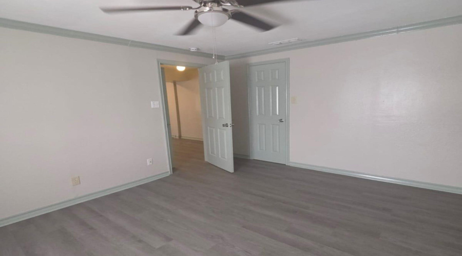 1013 N Canada Ave, Laredo, Texas 78043, ,Multi-family,For Sale,1013 N Canada Ave,20261754