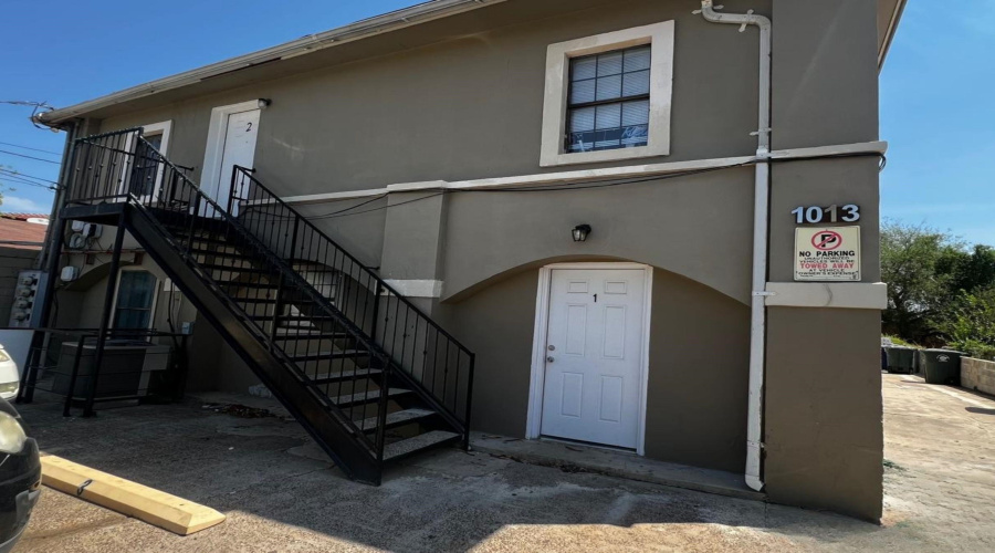 1013 N Canada Ave, Laredo, Texas 78043, ,Multi-family,For Sale,1013 N Canada Ave,20261754