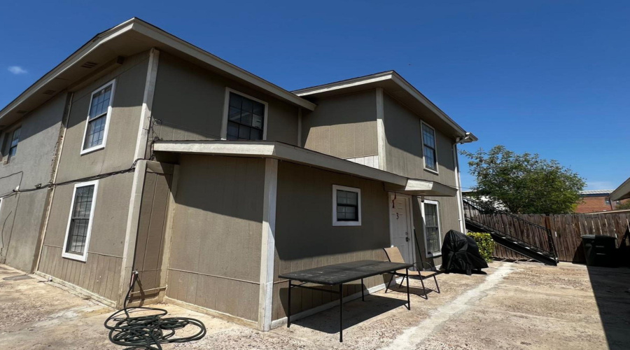 1013 N Canada Ave, Laredo, Texas 78043, ,Multi-family,For Sale,1013 N Canada Ave,20261754