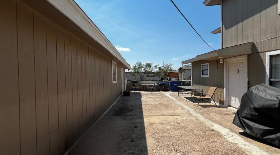 1013 N Canada Ave, Laredo, Texas 78043, ,Multi-family,For Sale,1013 N Canada Ave,20261754