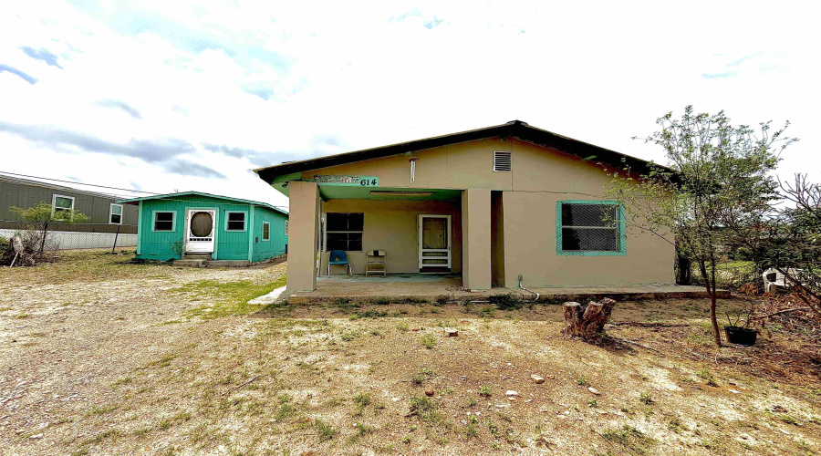 614 Morales, El Cenizo, Texas 78046, ,Multi-family,For Sale,614 Morales,20261758