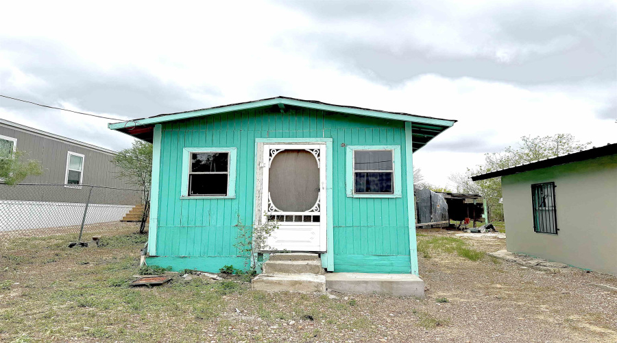 614 Morales, El Cenizo, Texas 78046, ,Multi-family,For Sale,614 Morales,20261758