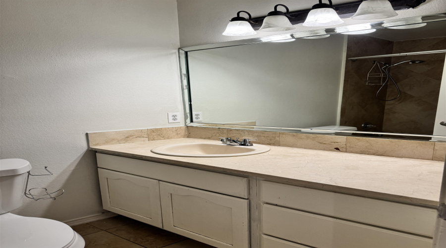 3622 Sereno Dr., Laredo, Texas 78046, 3 Bedrooms Bedrooms, 5 Rooms Rooms,2 BathroomsBathrooms,Residential,For Sale,3622 Sereno Dr.,20261753