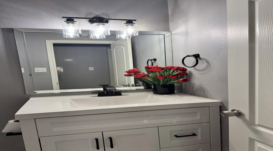 3622 Sereno Dr., Laredo, Texas 78046, 3 Bedrooms Bedrooms, 5 Rooms Rooms,2 BathroomsBathrooms,Residential,For Sale,3622 Sereno Dr.,20261753