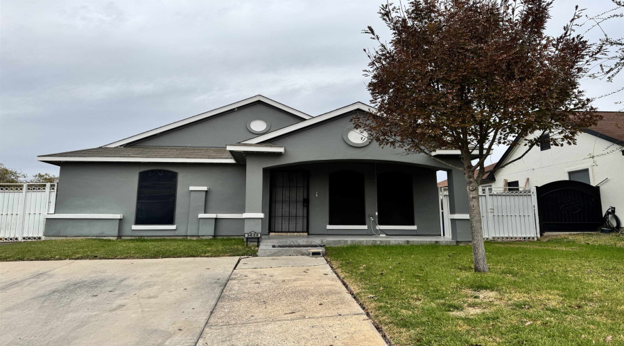 3622 Sereno Dr., Laredo, Texas 78046, 3 Bedrooms Bedrooms, 5 Rooms Rooms,2 BathroomsBathrooms,Residential,For Sale,3622 Sereno Dr.,20261753