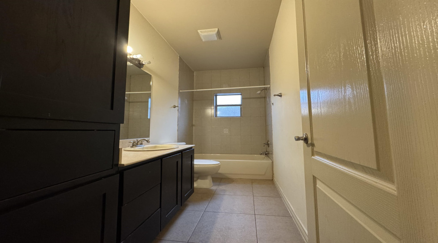 5510 Marble Falls St, Laredo, Texas 78046, 3 Bedrooms Bedrooms, 6 Rooms Rooms,2 BathroomsBathrooms,Residential,For Sale,5510 Marble Falls St,20261759