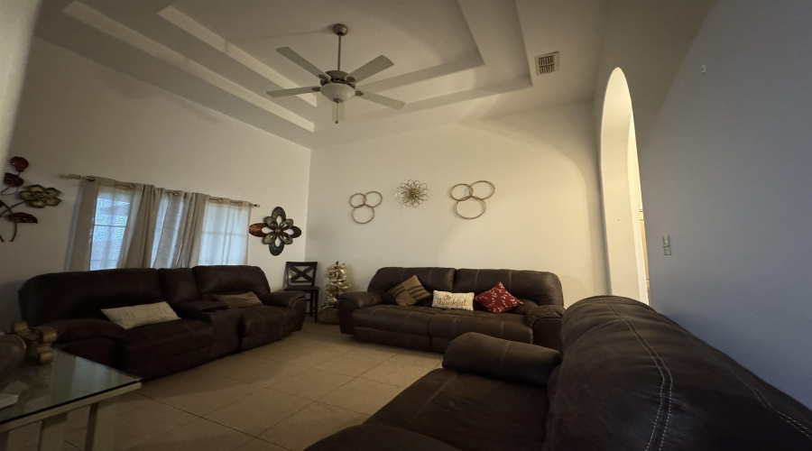 5510 Marble Falls St, Laredo, Texas 78046, 3 Bedrooms Bedrooms, 6 Rooms Rooms,2 BathroomsBathrooms,Residential,For Sale,5510 Marble Falls St,20261759