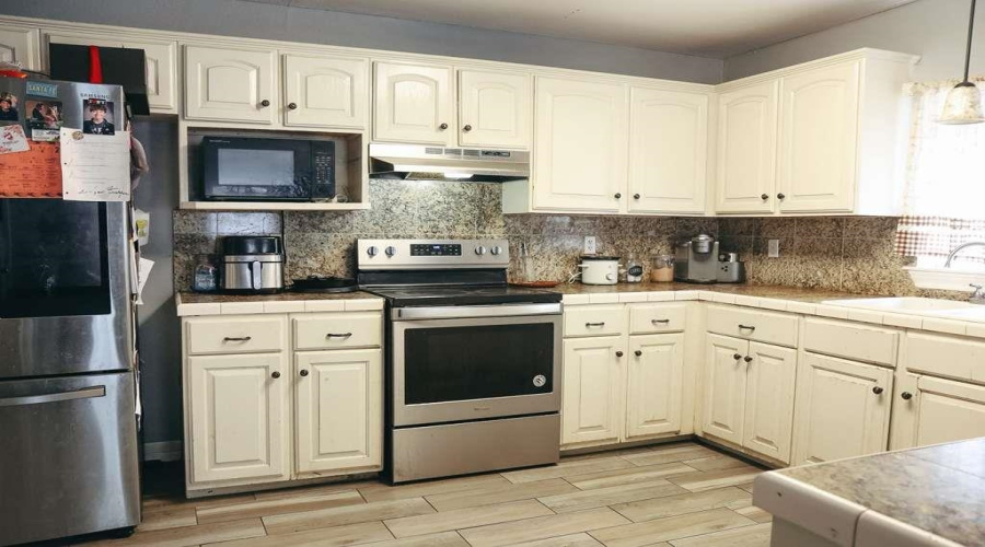 1608 Sherwood Dr, Laredo, Texas 78045, 3 Bedrooms Bedrooms, 5 Rooms Rooms,2 BathroomsBathrooms,Residential,For Sale,1608 Sherwood Dr,20261760