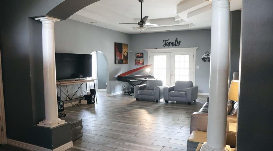 1608 Sherwood Dr, Laredo, Texas 78045, 3 Bedrooms Bedrooms, 5 Rooms Rooms,2 BathroomsBathrooms,Residential,For Sale,1608 Sherwood Dr,20261760