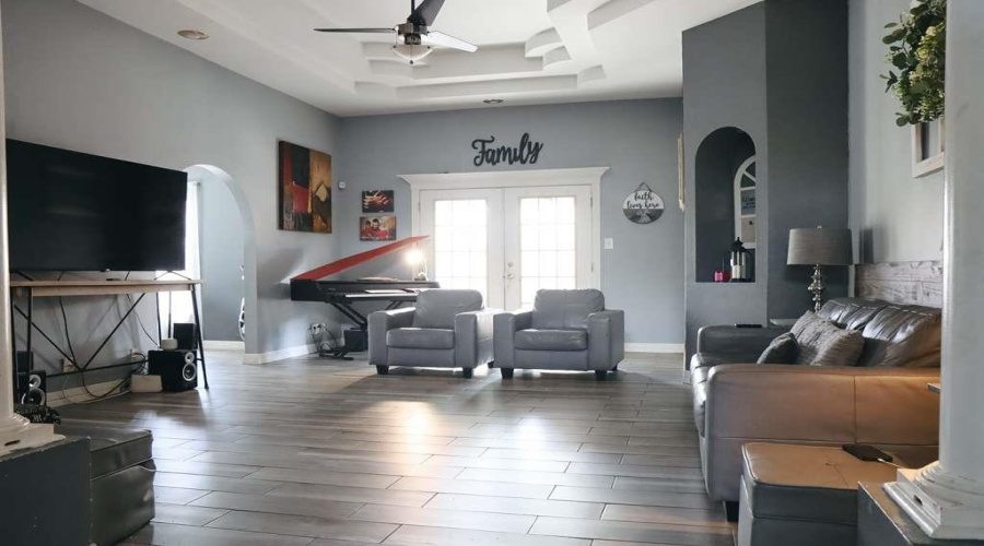 1608 Sherwood Dr, Laredo, Texas 78045, 3 Bedrooms Bedrooms, 5 Rooms Rooms,2 BathroomsBathrooms,Residential,For Sale,1608 Sherwood Dr,20261760