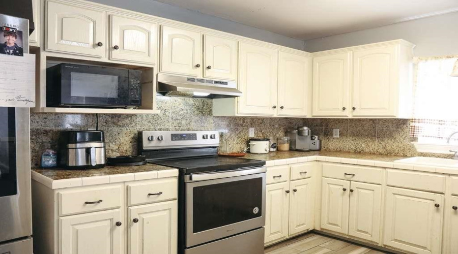 1608 Sherwood Dr, Laredo, Texas 78045, 3 Bedrooms Bedrooms, 5 Rooms Rooms,2 BathroomsBathrooms,Residential,For Sale,1608 Sherwood Dr,20261760