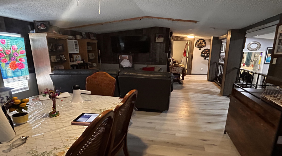 2818 Mendiola Ave, Laredo, Texas 78043, 3 Bedrooms Bedrooms, 5 Rooms Rooms,1 BathroomBathrooms,Residential,For Sale,2818 Mendiola Ave,20261762