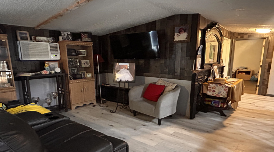 2818 Mendiola Ave, Laredo, Texas 78043, 3 Bedrooms Bedrooms, 5 Rooms Rooms,1 BathroomBathrooms,Residential,For Sale,2818 Mendiola Ave,20261762