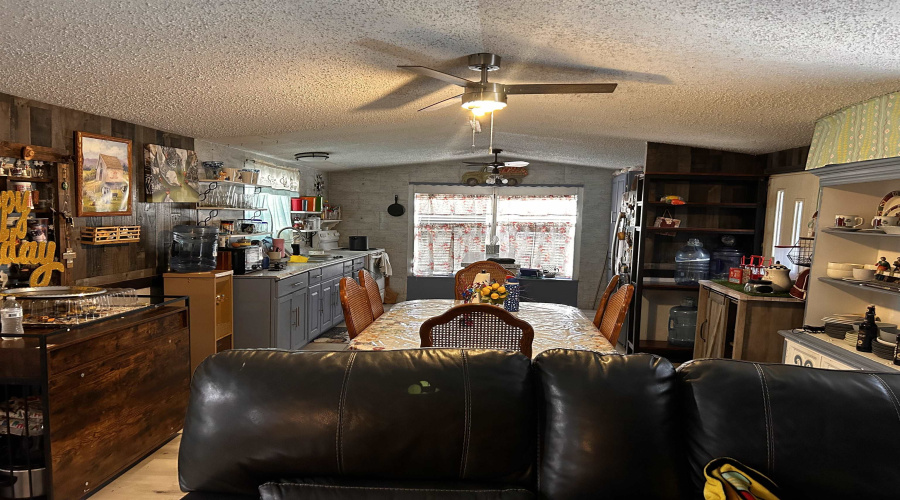 2818 Mendiola Ave, Laredo, Texas 78043, 3 Bedrooms Bedrooms, 5 Rooms Rooms,1 BathroomBathrooms,Residential,For Sale,2818 Mendiola Ave,20261762