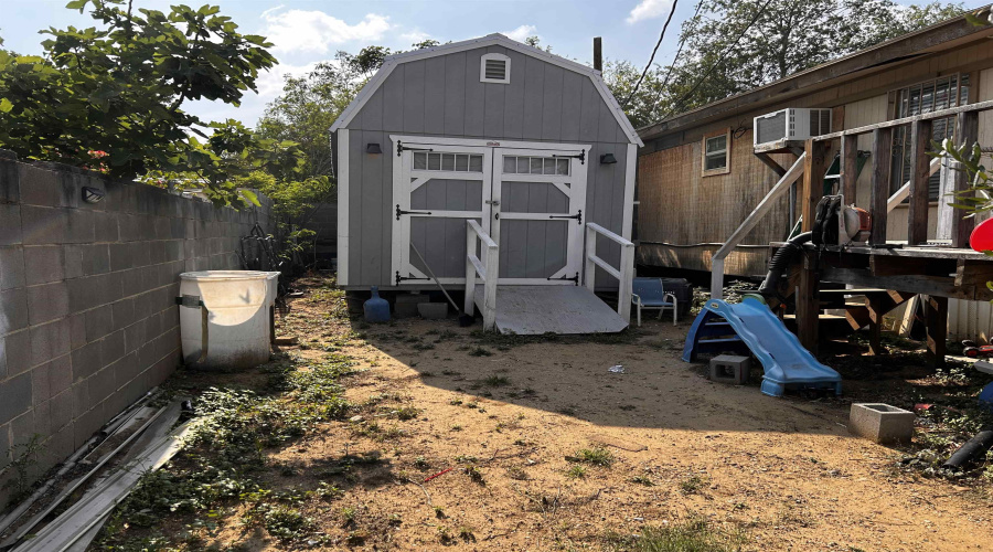 2818 Mendiola Ave, Laredo, Texas 78043, 3 Bedrooms Bedrooms, 5 Rooms Rooms,1 BathroomBathrooms,Residential,For Sale,2818 Mendiola Ave,20261762