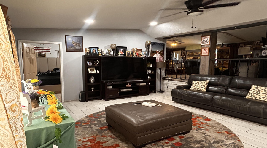 2818 Mendiola Ave, Laredo, Texas 78043, 3 Bedrooms Bedrooms, 5 Rooms Rooms,1 BathroomBathrooms,Residential,For Sale,2818 Mendiola Ave,20261762