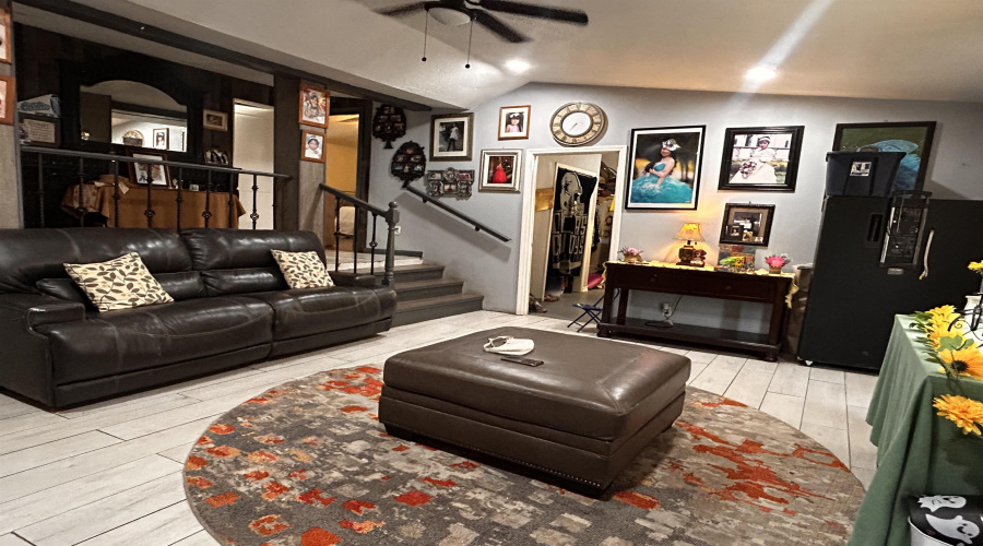 2818 Mendiola Ave, Laredo, Texas 78043, 3 Bedrooms Bedrooms, 5 Rooms Rooms,1 BathroomBathrooms,Residential,For Sale,2818 Mendiola Ave,20261762