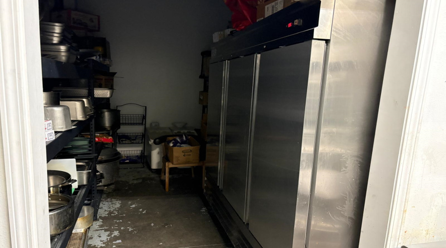 1119 Fenwick Dr, LAREDO, Texas 78041-3576, 6 Rooms Rooms,2 BathroomsBathrooms,Commercial retail/office,For Rent,1119 Fenwick Dr,20261767