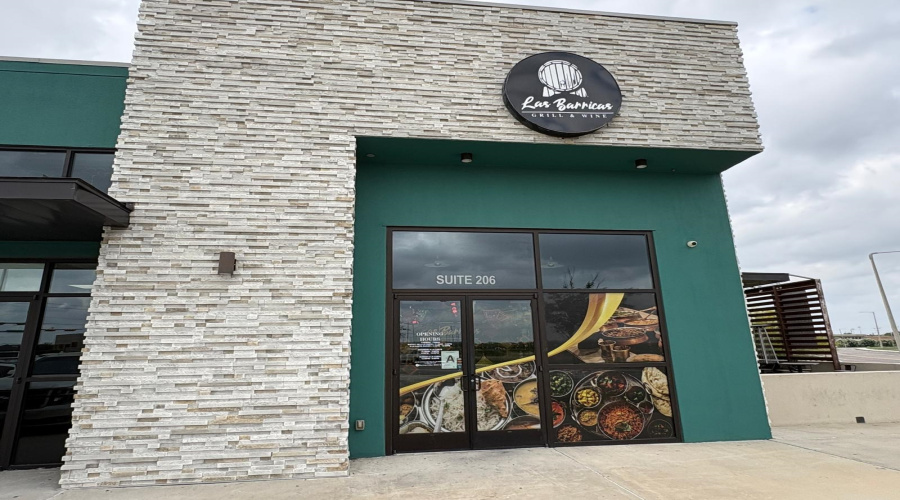 1119 Fenwick Dr, LAREDO, Texas 78041-3576, 6 Rooms Rooms,2 BathroomsBathrooms,Commercial retail/office,For Rent,1119 Fenwick Dr,20261767