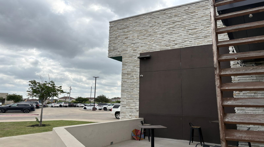 1119 Fenwick Dr, LAREDO, Texas 78041-3576, 6 Rooms Rooms,2 BathroomsBathrooms,Commercial retail/office,For Rent,1119 Fenwick Dr,20261767