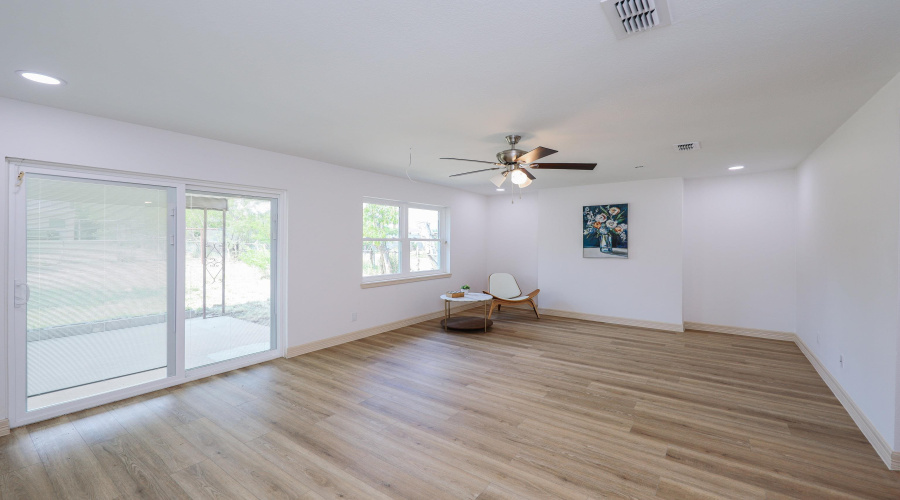 2318 Locust St, Laredo, Texas 78045-0000, 4 Bedrooms Bedrooms, 7 Rooms Rooms,3 BathroomsBathrooms,Residential,For Sale,2318 Locust St,20261765