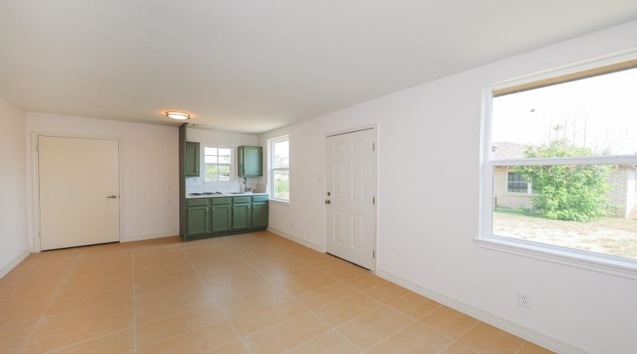 2318 Locust St, Laredo, Texas 78045-0000, 4 Bedrooms Bedrooms, 7 Rooms Rooms,3 BathroomsBathrooms,Residential,For Sale,2318 Locust St,20261765