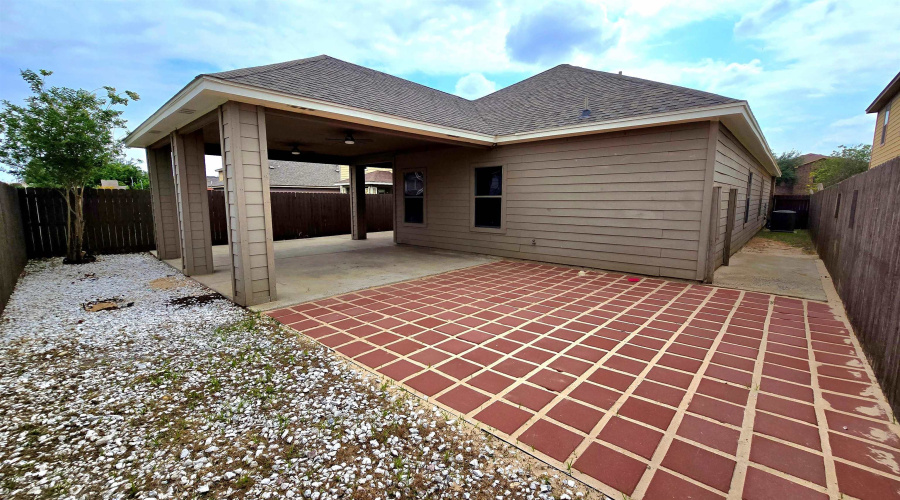 11119 Capistran Lp, Laredo, Texas 78045, 3 Bedrooms Bedrooms, 5 Rooms Rooms,2 BathroomsBathrooms,Residential,For Sale,11119 Capistran Lp,20261768