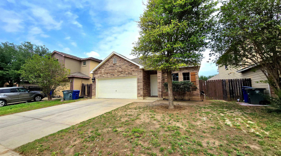 11119 Capistran Lp, Laredo, Texas 78045, 3 Bedrooms Bedrooms, 5 Rooms Rooms,2 BathroomsBathrooms,Residential,For Sale,11119 Capistran Lp,20261768
