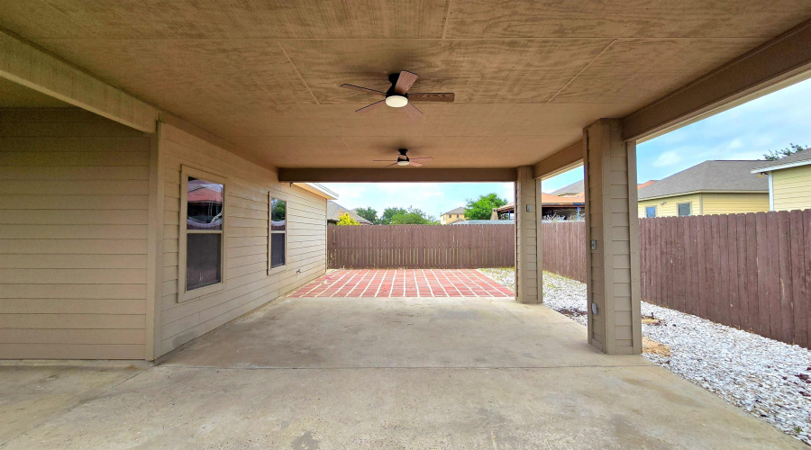11119 Capistran Lp, Laredo, Texas 78045, 3 Bedrooms Bedrooms, 5 Rooms Rooms,2 BathroomsBathrooms,Residential,For Sale,11119 Capistran Lp,20261768