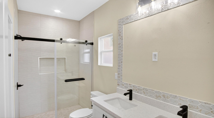 2410 Durazno Ct., Laredo, Texas 78046-8009, 4 Bedrooms Bedrooms, 6 Rooms Rooms,2 BathroomsBathrooms,Residential,For Sale,2410 Durazno Ct.,20260203