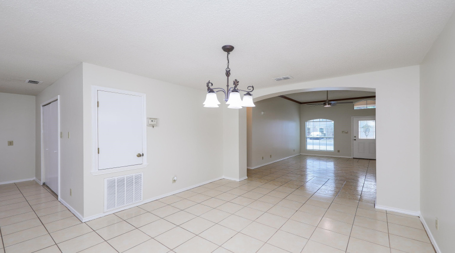 814 Chalan Dr, Laredo, Texas 78045, 3 Bedrooms Bedrooms, 6 Rooms Rooms,2 BathroomsBathrooms,Residential,For Sale,814 Chalan Dr,20261665