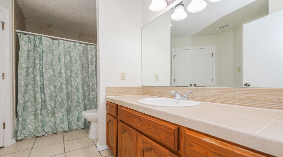 814 Chalan Dr, Laredo, Texas 78045, 3 Bedrooms Bedrooms, 6 Rooms Rooms,2 BathroomsBathrooms,Residential,For Sale,814 Chalan Dr,20261665