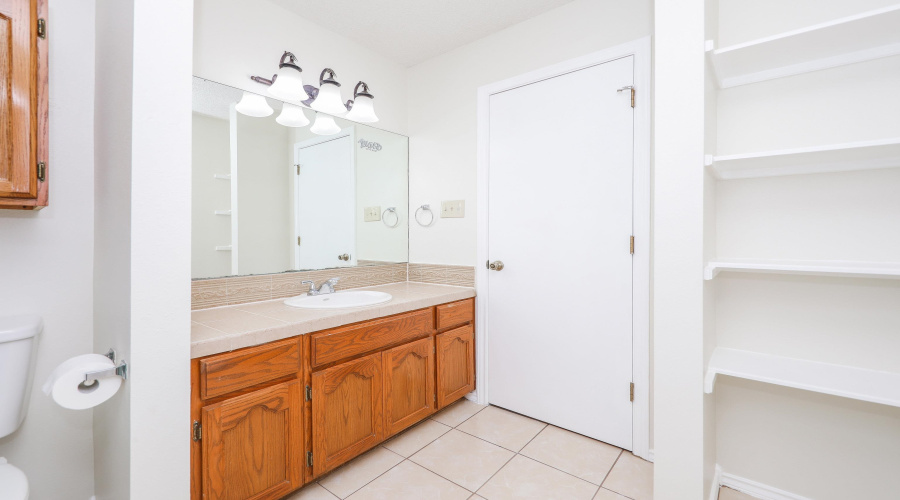 814 Chalan Dr, Laredo, Texas 78045, 3 Bedrooms Bedrooms, 6 Rooms Rooms,2 BathroomsBathrooms,Residential,For Sale,814 Chalan Dr,20261665