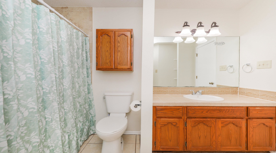 814 Chalan Dr, Laredo, Texas 78045, 3 Bedrooms Bedrooms, 6 Rooms Rooms,2 BathroomsBathrooms,Residential,For Sale,814 Chalan Dr,20261665