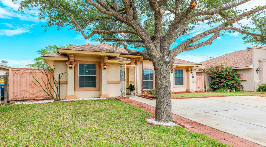 814 Chalan Dr, Laredo, Texas 78045, 3 Bedrooms Bedrooms, 6 Rooms Rooms,2 BathroomsBathrooms,Residential,For Sale,814 Chalan Dr,20261665
