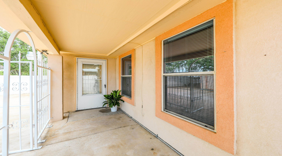 814 Chalan Dr, Laredo, Texas 78045, 3 Bedrooms Bedrooms, 6 Rooms Rooms,2 BathroomsBathrooms,Residential,For Sale,814 Chalan Dr,20261665