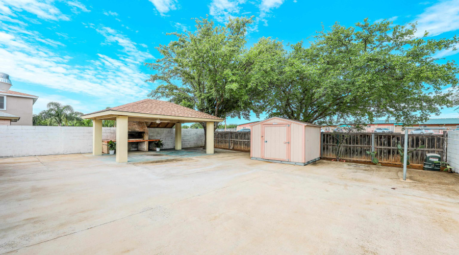 814 Chalan Dr, Laredo, Texas 78045, 3 Bedrooms Bedrooms, 6 Rooms Rooms,2 BathroomsBathrooms,Residential,For Sale,814 Chalan Dr,20261665
