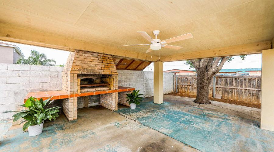 814 Chalan Dr, Laredo, Texas 78045, 3 Bedrooms Bedrooms, 6 Rooms Rooms,2 BathroomsBathrooms,Residential,For Sale,814 Chalan Dr,20261665